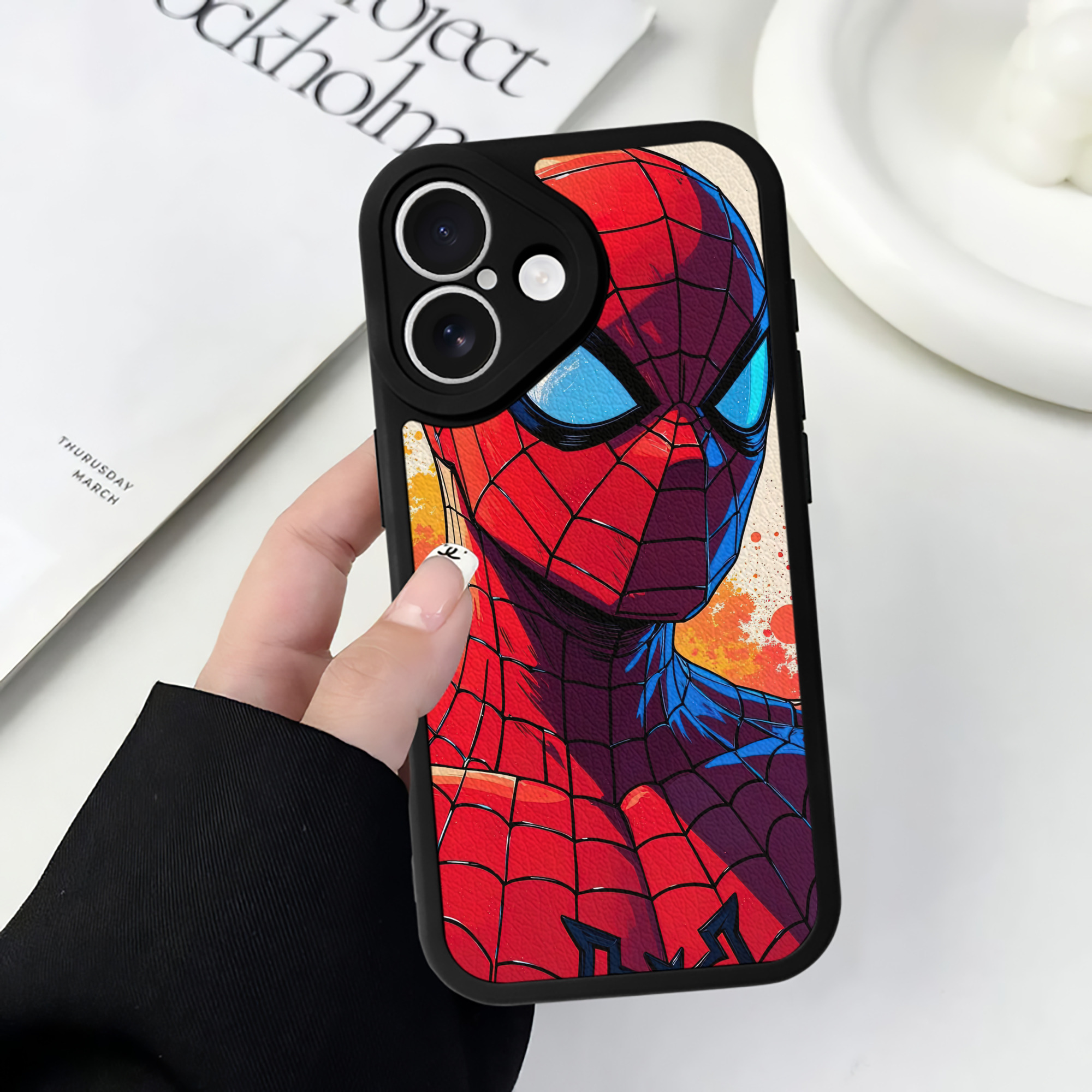 Spider Man スパイダーマン 【iPhone 16シリーズ対応】シリコンスマホケース（レザー調） 材質：シリコン